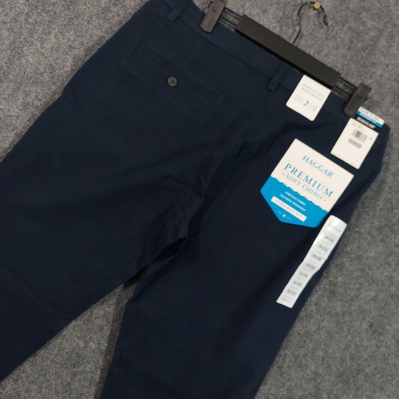 Haggar Premium Soft Chino Pants Mens 34x29 Navy Blue Straight Fit Stretch Twill - Picture 1 of 9